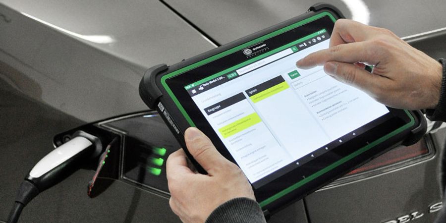 Hella Batterie Diagnosegerät