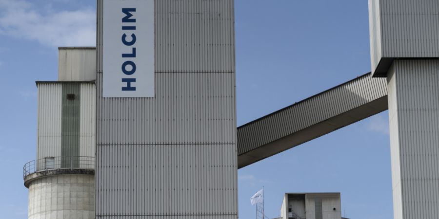 Der Baustoffkonzern Holcim hat im dritten Quartal Umsatz und Betriebsgewinn deutlich gesteigert und die Jahresprognose erneut angehoben. (Archivbild)