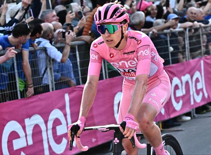 Liegt im Gesamtklassement des Giro d'Italia auch nach sechs Etappen in Führung: Tadej Pogacar. Giro d'Italia
