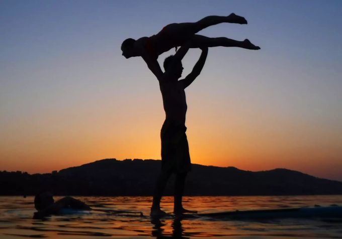 An heissen Tagen wird das Training auch mal an den Hallwilersee auf das Stand- Up-Paddle verlegt. Rock 'n' Roll Club Teddybären