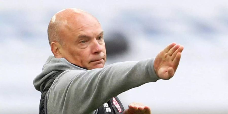Kann wieder auf Torwart Steffen und Neuzugang Berisha bauen: Düsseldorfs Trainer Uwe Rösler. Foto: Roland Weihrauch/dpa