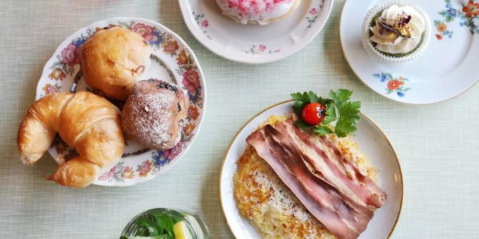 Sieht nicht so aus, ist aber vegan: Angebot im Zürcher Café Sprössling. Im Vegan Café Sprössling
