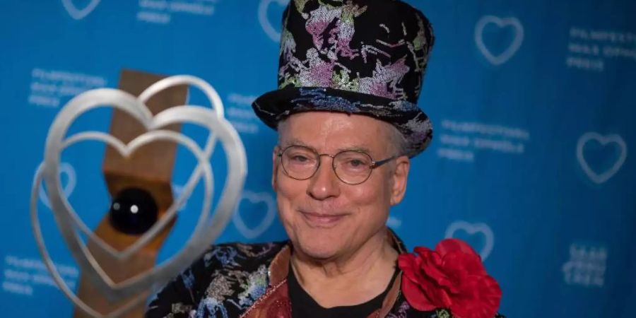 Rosa von Praunheim wurde für seine Verdienste um den jungen deutschsprachigen Film geehrt. Foto: Oliver Dietze/dpa