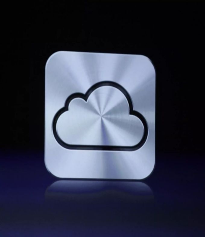 Apple habe unter anderem im Speicherdienst iCloud gespeicherte Backups zu mehreren Accounts geliefert. icloud