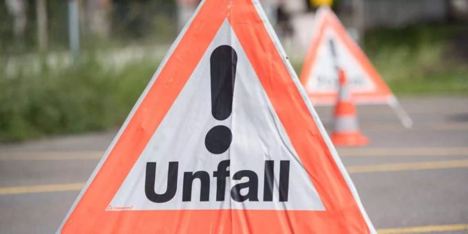 Der Unfall wird untersucht. Unfall