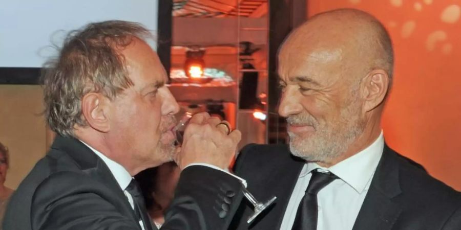 Die Tragikomödie «Ihr letzter Wille kann mich mal!» mit Heiner Lauterbach und Uwe Ochsenknecht hat die Konkurrenz zur besten Sendezeit hinter sich gelassen. Foto: Ursula Düren/dpa