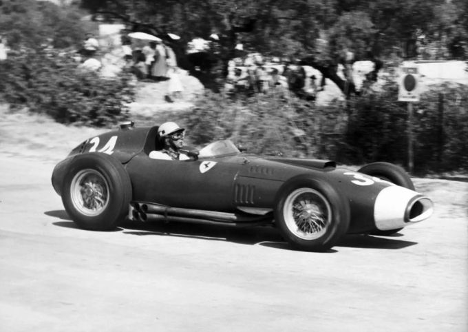 Stirling Moss bei seinem Sieg in der Formel 1 beim GP von Pescara 1957. Stirling Moss Formel 1
