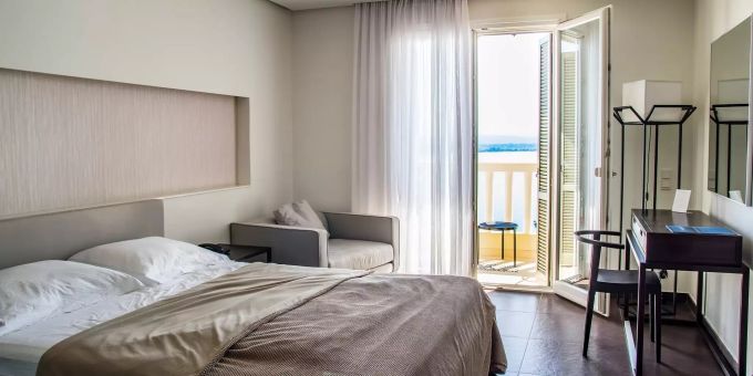 Ein Hotelzimmer. (Symbolbild) Gästeunterkunft Booking.com
