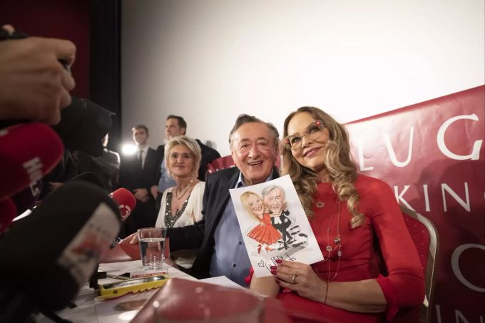 Eine ORF-Redakteurin hatte sich unschön über Ornella Muti (r.), hier mit Richard Lugner auf einer Pressekonferenz, geäussert. Wiener Opernball