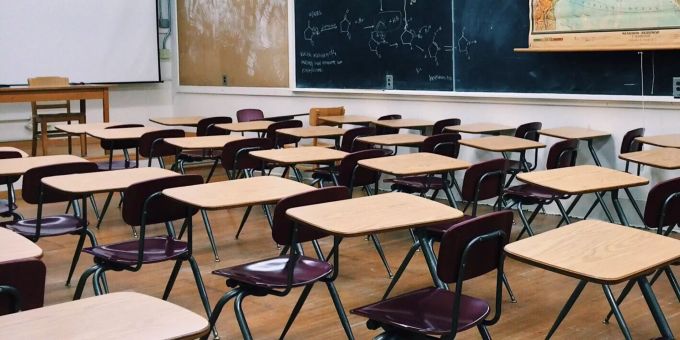 Das Sonderschulangebot in Bern wird neu ausgerichtet. (Symbolbild) Klassenzimmer