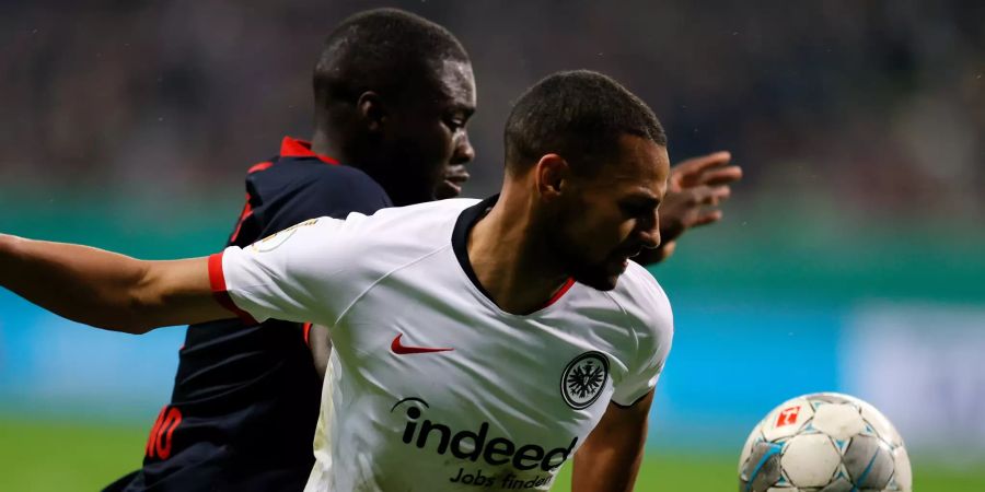 Djibril Sow (vorne) will mit Frankfurt in der Europa League in die nächste Runde.