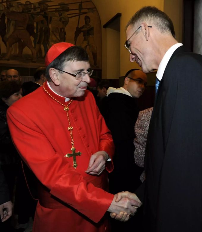 Der ehemalige Schweizergardist und Alt-Nationalrät Pius Segmüller (CVP LU) mit dem frisch geweihten Kardinal Kurt Koch. CVP Pius Segmüller