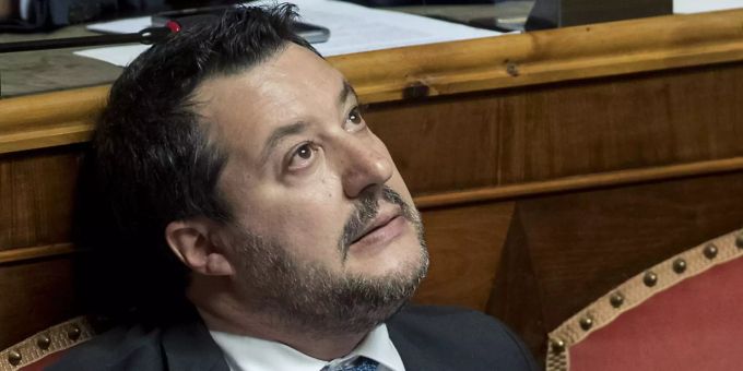 Matteo Salvini sitzt im italienischen Senat in Rom. Der Senat entschied, die Immunität Salvinis aufzuheben. matteo salvini immunität