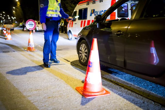 Auch vor Polizeikontrollen darf nicht mehr öffentlich gewarnt werden. Kontrolle