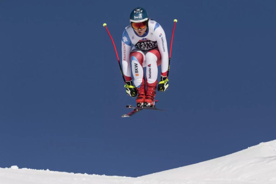 Niels Hintermann fliegt auf Rang acht.