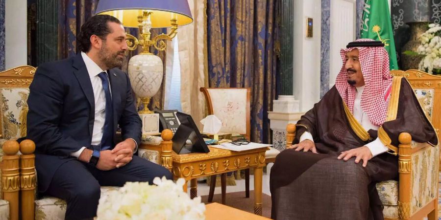 Der zurückgetretene libanesische Regierungschef Saad Hariri im Gespräch mit dem saudi-arabischen König Salman (Archivbild).