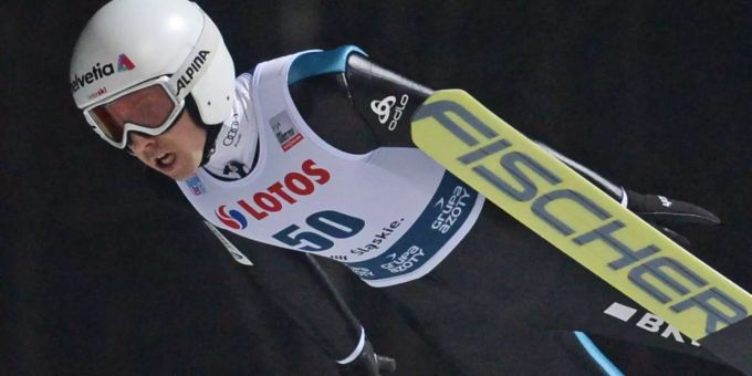 Simon Ammann springt auf den 43. Rang und verpasst die Qualifikation damit denkbar knapp. Simon Ammann