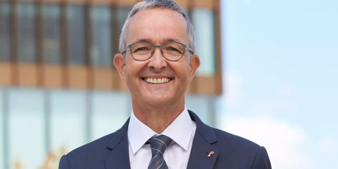 Der Baselbieter Regierungsrat Thomas Weber (SVP) posiert für ein Wahlplakat. Thomas Weber