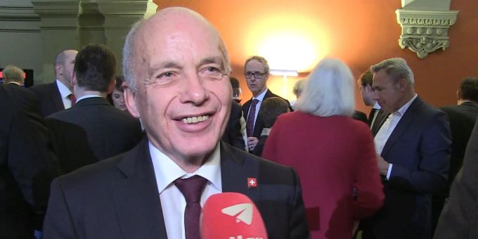 «Bin nicht Hanswurst» - Ueli Maurer kritisiert nach Wahl die Medien