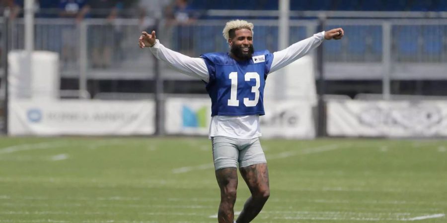 Der Star-Wide Receiver der New York Giants Odell Beckham Jr. albert nach einem Training im NFL-Teams-Trainingscamp in East Rutherford, New Jersey (US), herum.