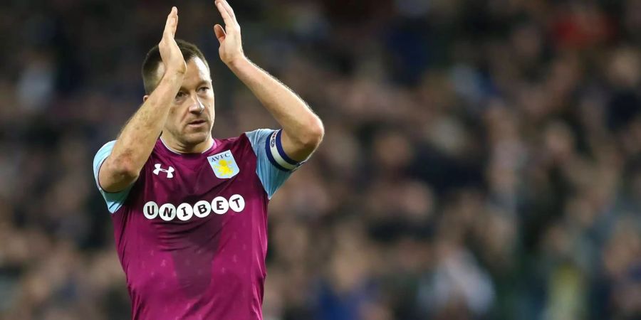 Aston Villas damaliger Spieler John Terry nach dem Spielende.