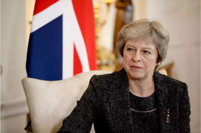 Die britische Premierministerin Theresa May bei einem Fototermin in London. Die britische Premierministerin Theresa May bei einem Fototermin in London.