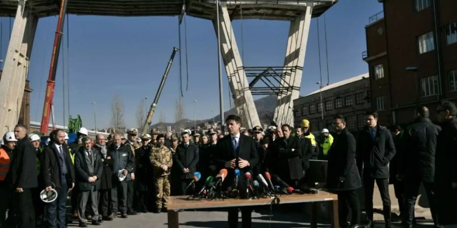 Italiens Regierungschef Conte vor der Brückenruine