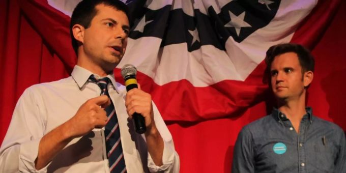 Pete Buttigieg (l.), Bürgermeister von South Bend, Indiana (USA). Pete Buttigieg (l.), Bürgermeister von South Bend, Indiana (USA).