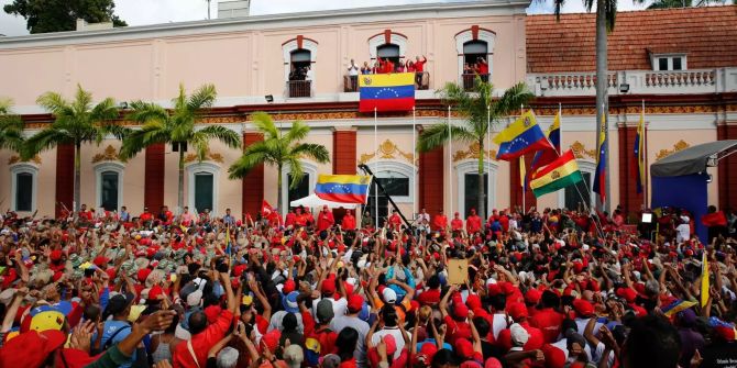 Präsident Nicolás Maduro spricht zu seinen Unterstützern in Caracas.