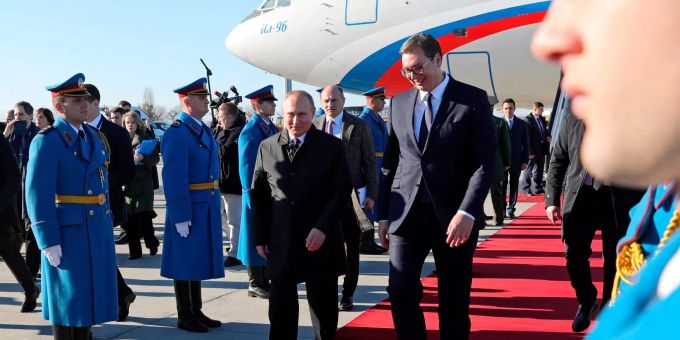 Der russische Präsident Vladimir Putin (links) und der serbische Präsident Aleksandar Vucic. Putin und Vucic Belgrad.