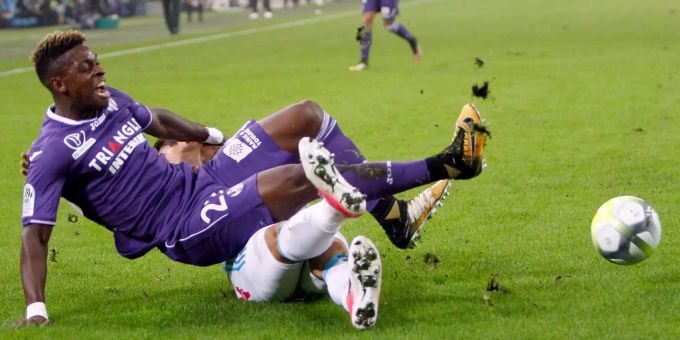 Der Schweizer Nati-Spieler François Moubandje im Dress von Toulouse. Der Schweizer Nati-Spieler François Moubandje im Dress von Toulouse.