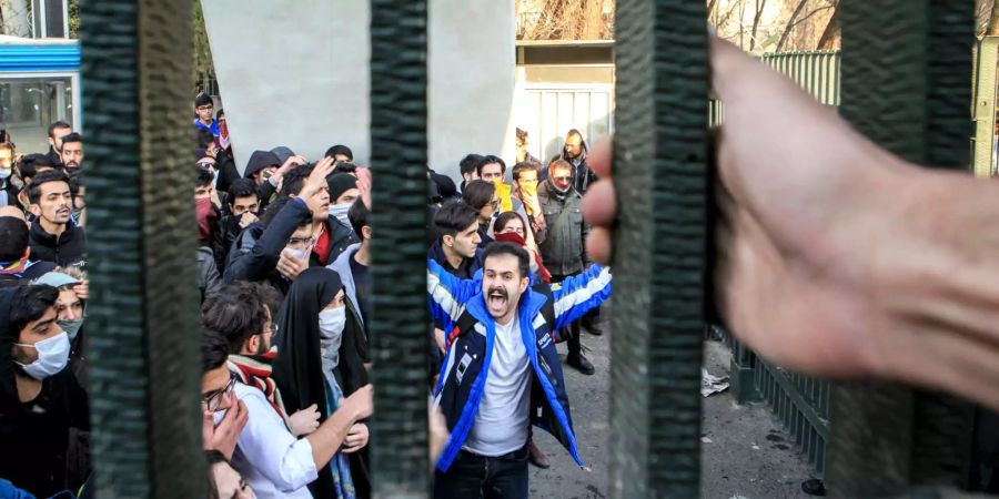 Bereits seit Tagen halten regimekritische Proteste im Iran an.