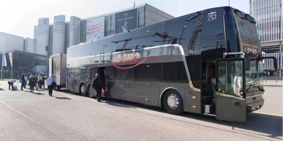 Ein Fernverkehrsbus von Domo-Reisen.