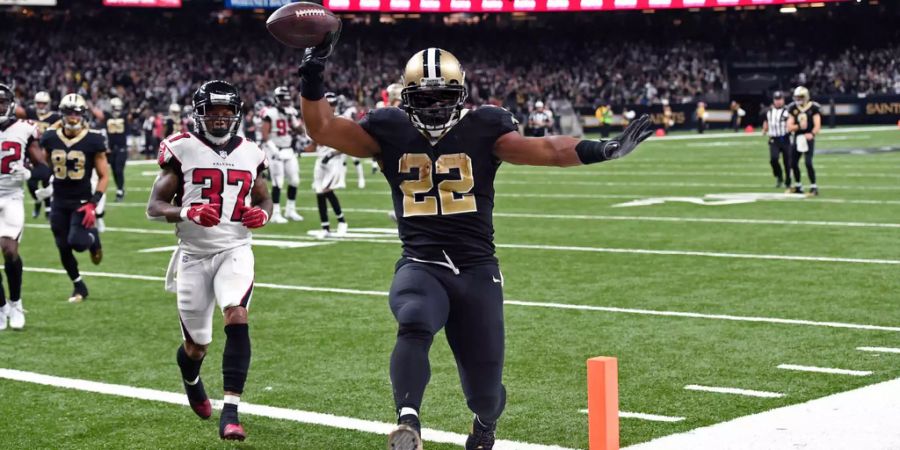 Riesengrosse Freude in New Orleans: Die Saints kehren nach drei Jahren Abstinenz wieder in die Playoffs zurück. Beim wichtigen 23:13-Sieg gegen Divisionsrivale Atlanta Falcons dominieren die Saints den Gegner nach Belieben. In dieser Form liegt der Super-Bowl-Gewinn drin.