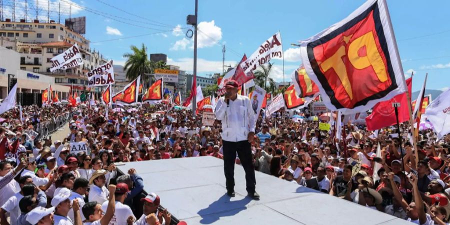 Hohe Politiker wie Präsidentschaftskandidat Andres Manuel Lopez Obrador vom Movimiento Regeneracion Nacional stehen weniger unter Beschuss-Gefahr. Auf lokaler Ebene ist die Lage angespannter.