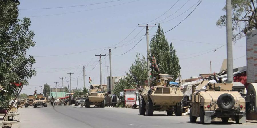 Afghanische Panzer auf den Strassen von Ghasni (AFG).