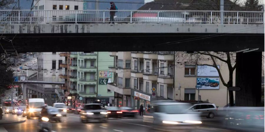 Ein lärmiger Albtraum für die Anwohner: Die Rosengartenstrasse.