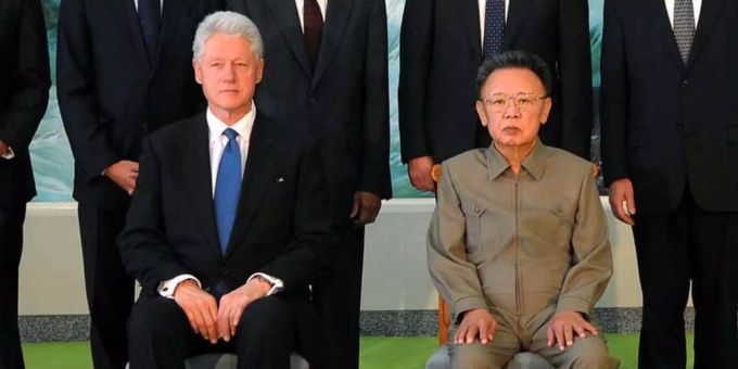 Im August 2009 trafen sich der Ex-Präsident Bill Clinton und Kim Jong Il doch noch. Im August 2009 trafen sich der Ex-Präsident Bill Clinton und Kim Jong Il doch noch.