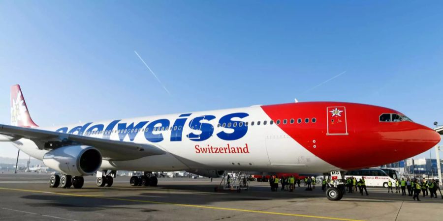 edelweiss air airbus a340