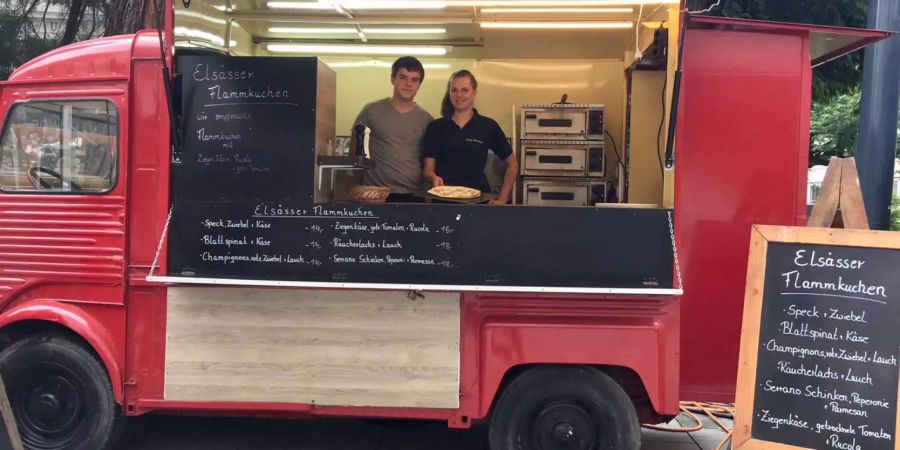 Das Elsässer-Flammkuchen-Team besucht mit seinem Truck jedes Wochenende ein anderes Food-Festival.