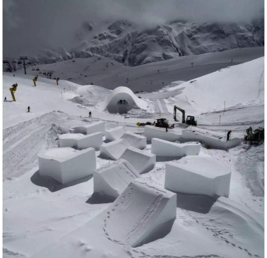 Das Gelände wird zu einem überdimensionalen Spielplatz aus Schnee.