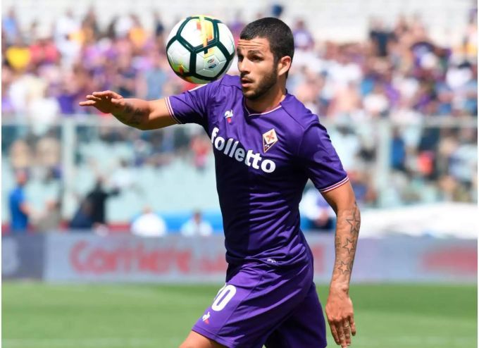 Nach zuletzt zwei Siegen in Folge gegen Napoli und Genua muss die AC Florenz einen Dämpfer verdauen: Bei Abstiegskandidat Cagliari verliert die Fiorentina mit 0:1 und liegt nun drei Punkte hinter Bergamo auf Rang acht. Nach zuletzt zwei Siegen in Folge gegen Napoli und Genua muss die AC Florenz einen Dämpfer verdauen: Bei Abstiegskandidat Cagliari verliert die Fiorentina mit 0:1 und liegt nun drei Punkte hinter Bergamo auf Rang acht.
