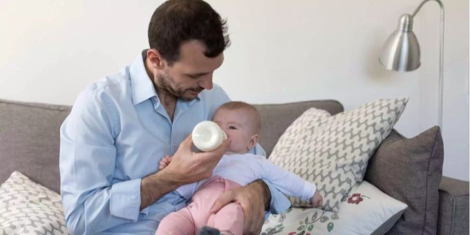 Wer seinen Papa nicht oft sieht, ihm aber ähnelt soll laut Studie gesunder sein, als wenn es der Mama gleicht. Wer seinen Papa nicht oft sieht, ihm aber ähnelt soll laut Studie gesunder sein, als wenn es der Mama gleicht.