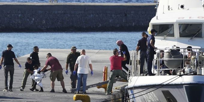 Bei Schiffsunglücken - Insgesamt fünf tote Migranten in Griechenland