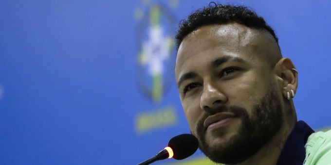 Neymar während der Pressekonferenz. Neymar