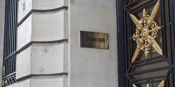 Die Genfer Privatbank Lombard Odier erhöhte ihre verwalteten Vermögen, verzeichnete jedoch einen deutlichen Rückgang im Ergebnis aufgrund sinkender Zinserträge und Investitionen. (Archivbild) Lombard Odier