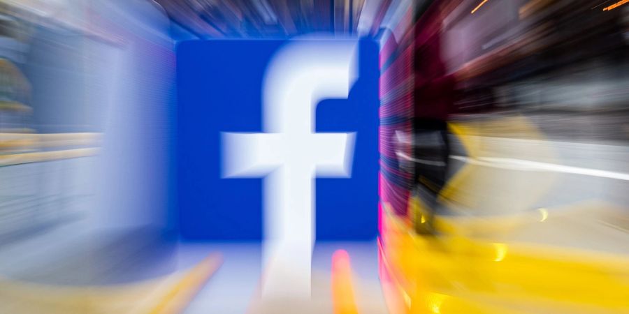 Unbekannte hatten bei Facebook eine Funktion zur Freunde-Suche ausgenutzt und so Daten von etwa 500 Millionen Nutzern abgegriffen.