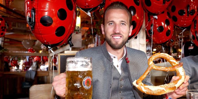 Harry Kane scheint sich am Oktoberfest zu amüsieren. Harry Kane