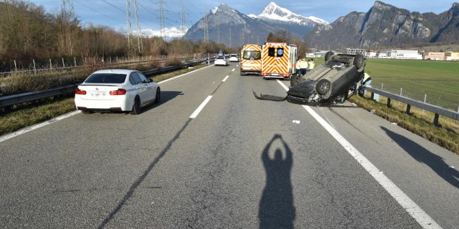 Maienfeld: Auffahrunfall wegen einfahrendem Fahrzeug