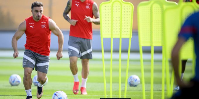 Fit für Serbien? - Hier streichelt Shaqiri den Ball im Nati-Training
